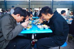 安徽铜陵：正在食